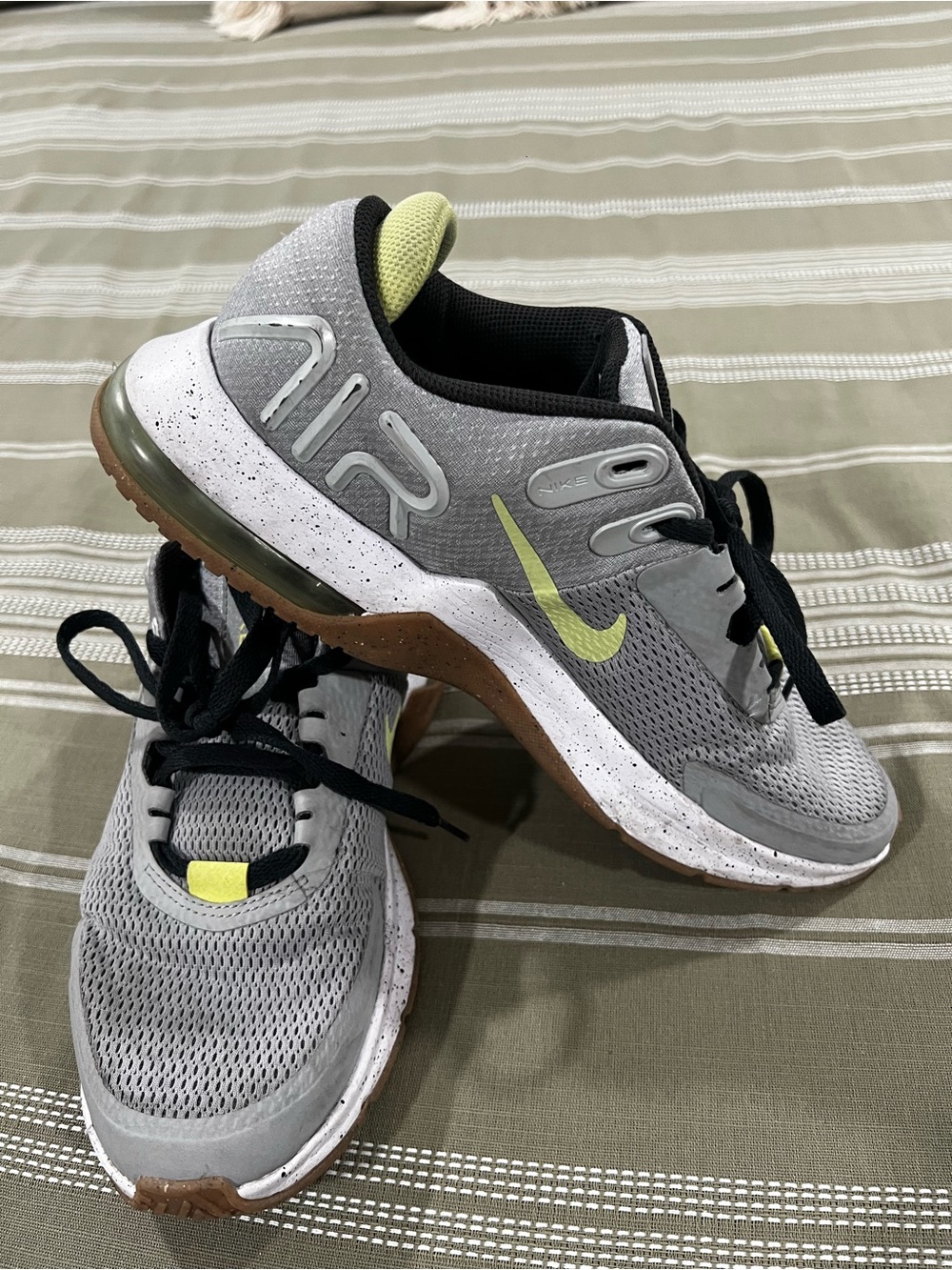 Nike Gray and Volt Men's Runner Sneakers